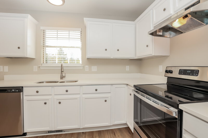 2,195/Mo, 171 Sumner Meadows Ln Hendersonville, TN 37075 Kitchen View 2