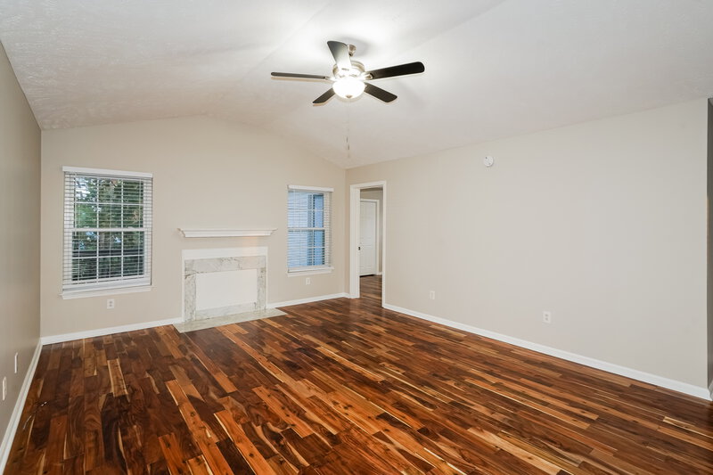 2,530/Mo, 452 Cedar Park Cir La Vergne, TN 37086 Living Room View