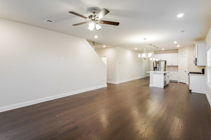 2,550/Mo, 1277 Dutch Peak Lebanon, TN 37090 Living Room View