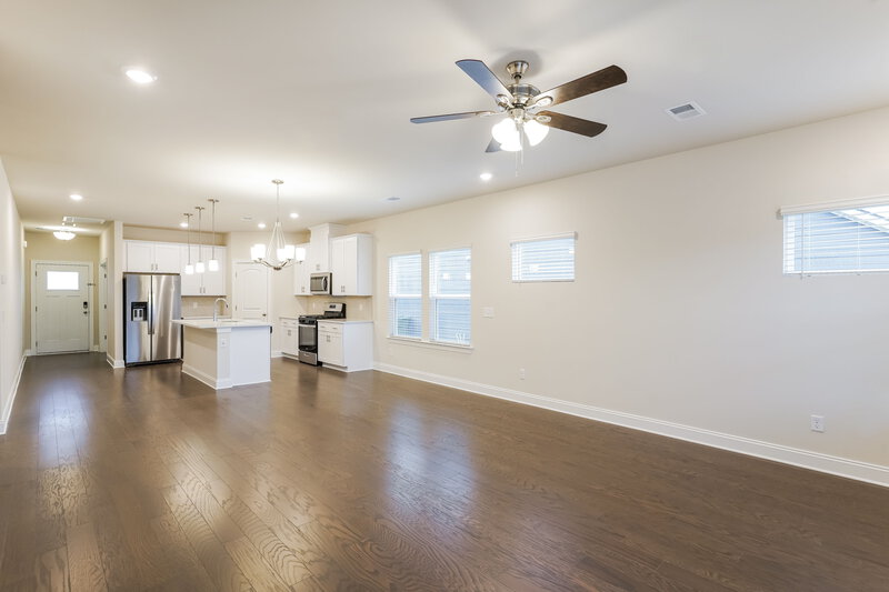 2,550/Mo, 1277 Dutch Peak Lebanon, TN 37090 Living Room View 2