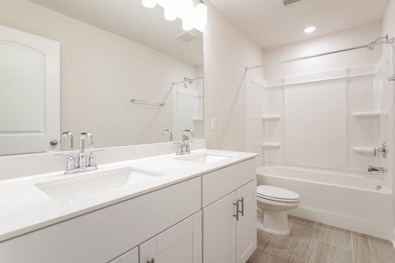 2,550/Mo, 1277 Dutch Peak Lebanon, TN 37090 Bathroom View