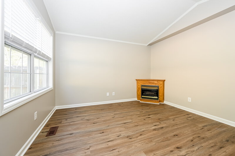 2,475/Mo, 1633 Comanche Run Madison, TN 37115 Family Room View 2