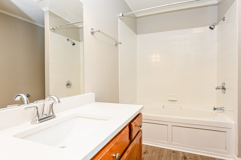 2,475/Mo, 1633 Comanche Run Madison, TN 37115 Main Bathroom View