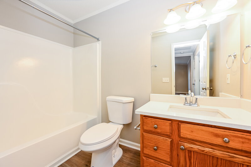 2,475/Mo, 1633 Comanche Run Madison, TN 37115 Bathroom View
