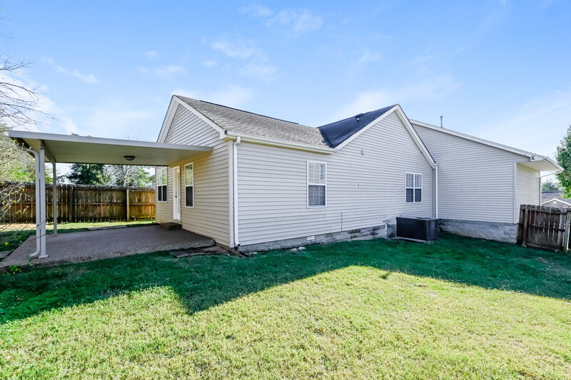 2,475/Mo, 1633 Comanche Run Madison, TN 37115 Rear View