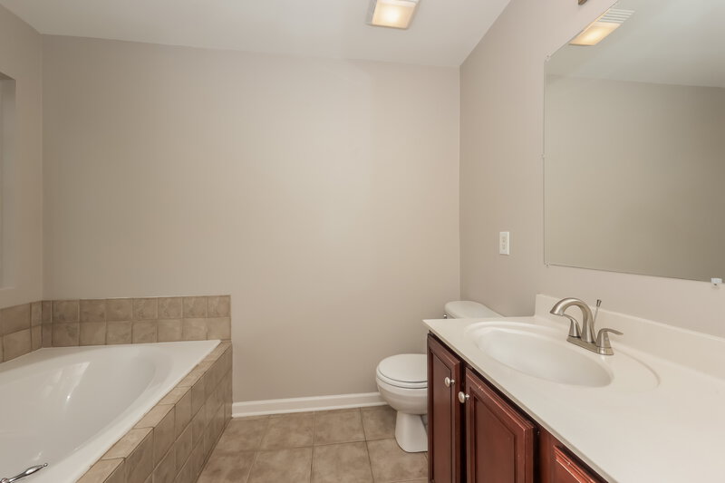 2,060/Mo, 1500 Saddle Vw Mount Juliet, TN 37122 Main Bathroom View