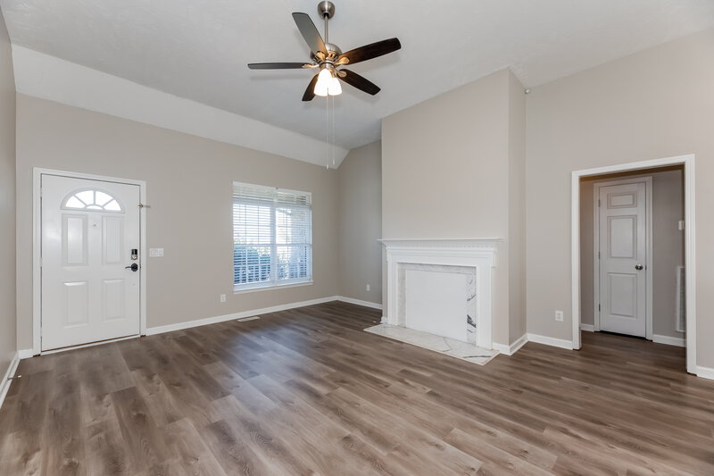 2,475/Mo, 2813 Meadow Gln Mount Juliet, TN 37122 Living Room View