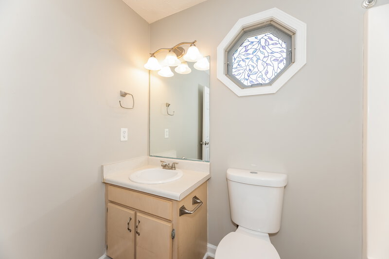 2,475/Mo, 2813 Meadow Gln Mount Juliet, TN 37122 Bathroom View