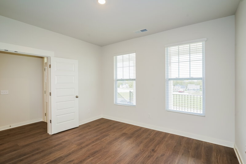 2,905/Mo, 607 Snap Dragon Ln Hendersonville, TN 37075 Office View