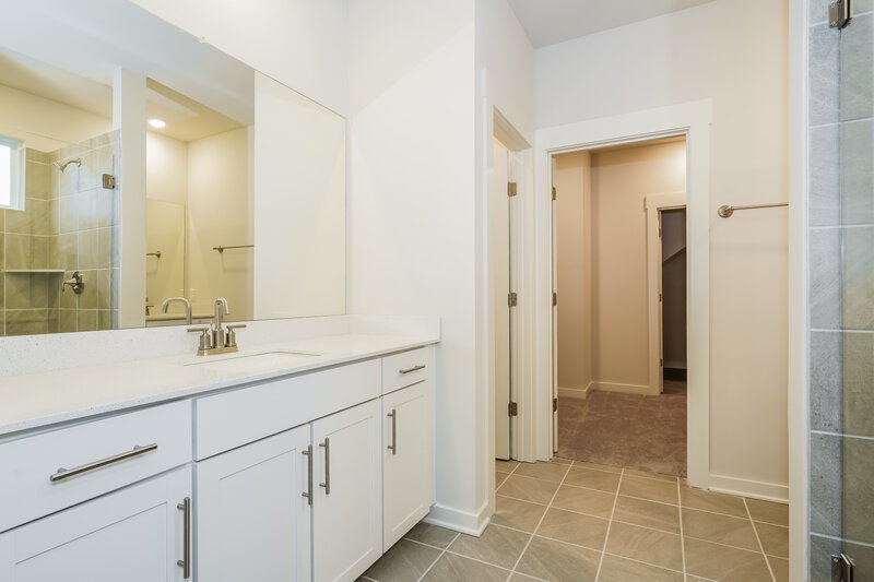 2,905/Mo, 607 Snap Dragon Ln Hendersonville, TN 37075 Main Bathroom View