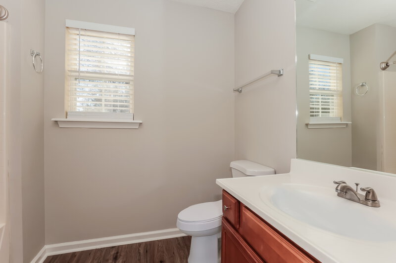 2,105/Mo, 7208 Legacy Dr Antioch, TN 37013 Main Bathroom View