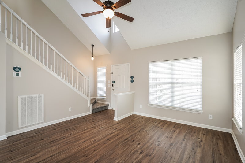 2,050/Mo, 1240 Alandee St Nashville, TN 37214 Living Room View 2