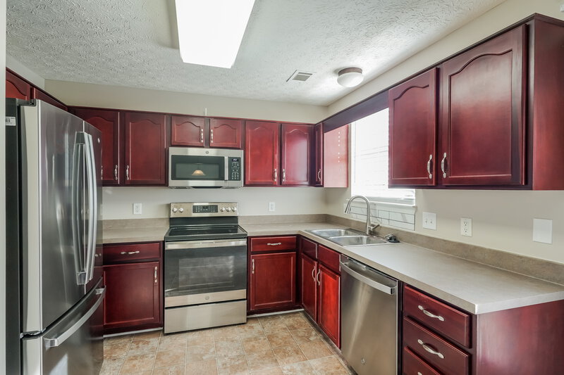 2,050/Mo, 1240 Alandee St Nashville, TN 37214 Kitchen View 2