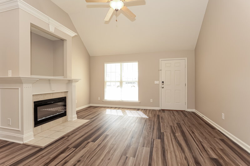2,060/Mo, 5030 Betsy Ann Ave Murfreesboro, TN 37129 Living Room View