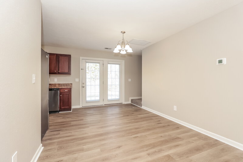 2,050/Mo, 1552 Passage Dr Murfreesboro, TN 37130 Dining Room View 2