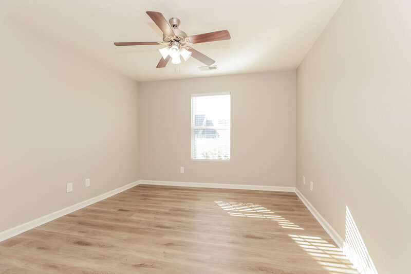 2,050/Mo, 1552 Passage Dr Murfreesboro, TN 37130 Main Bedroom View 2