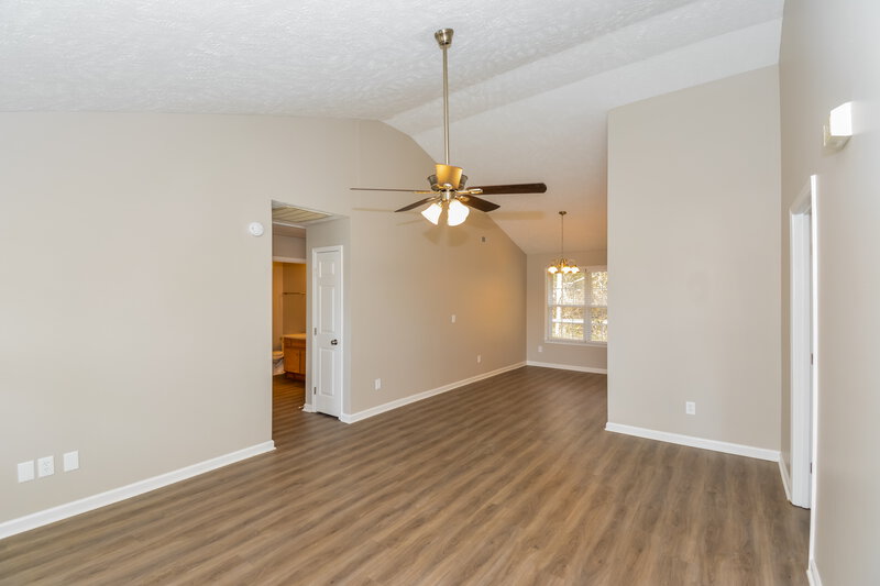 1,925/Mo, 4046 Margo Cir La Vergne, TN 37086 Living Room View 2