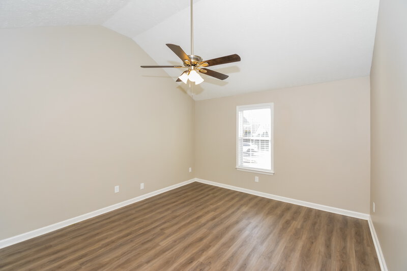 1,925/Mo, 4046 Margo Cir La Vergne, TN 37086 Living Room View 4