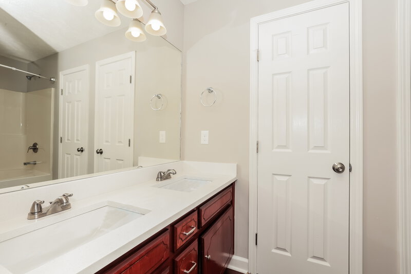 1,985/Mo, 3212 Cloudfalls Trce Antioch, TN 37013 Main Bathroom View