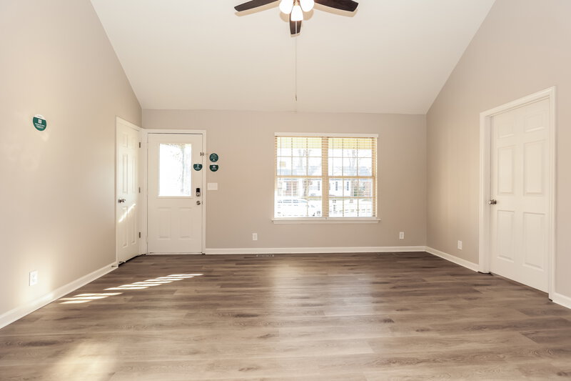 2,150/Mo, 1918 Pecan Ridge Dr Murfreesboro, TN 37128 Living Room View