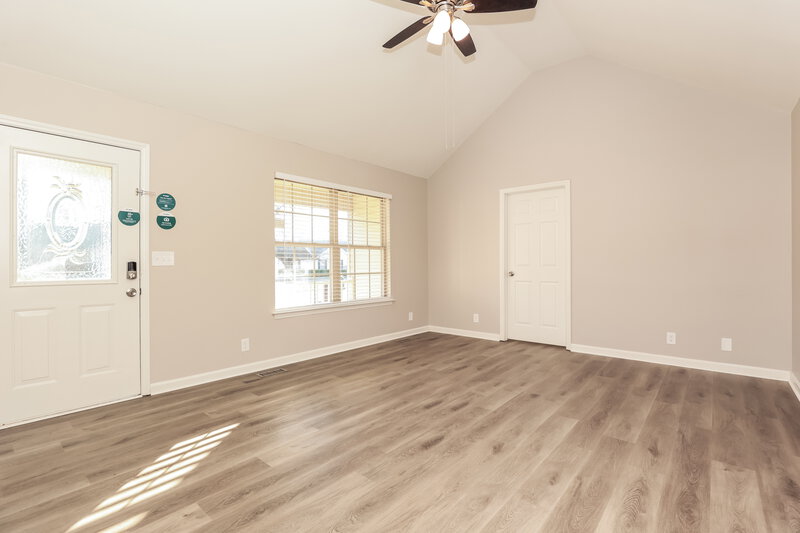 2,150/Mo, 1918 Pecan Ridge Dr Murfreesboro, TN 37128 Living Room View 2