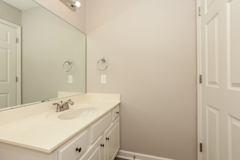 2,150/Mo, 1918 Pecan Ridge Dr Murfreesboro, TN 37128 Bathroom View 2