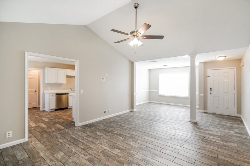 3,010/Mo, 1312 S Hampton Ct Antioch, TN 37013 Living Room View