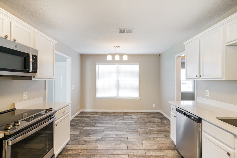 3,010/Mo, 1312 S Hampton Ct Antioch, TN 37013 Kitchen View 2