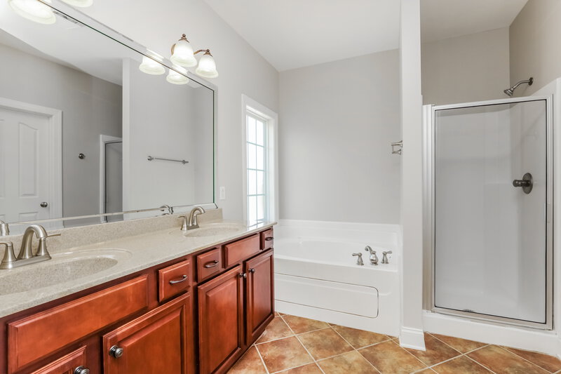 2,505/Mo, 3032 Community Cir Murfreesboro, TN 37128 Main Bathroom View 2