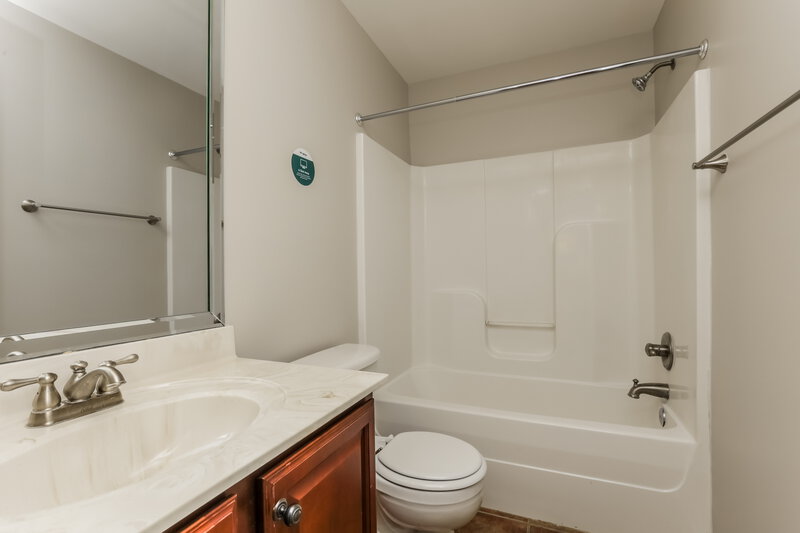 2,505/Mo, 3032 Community Cir Murfreesboro, TN 37128 Bathroom View