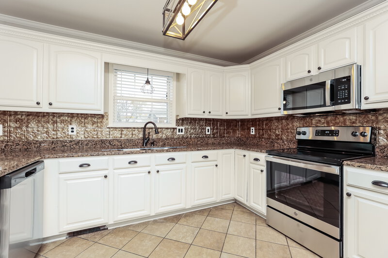 2,535/Mo, 607 Glenties Dr Smyrna, TN 37167 Kitchen View 2