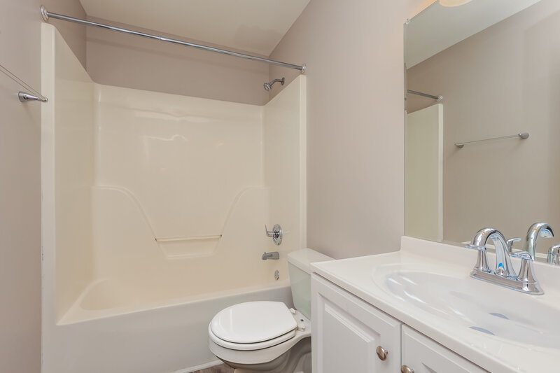 2,535/Mo, 607 Glenties Dr Smyrna, TN 37167 Bathroom View