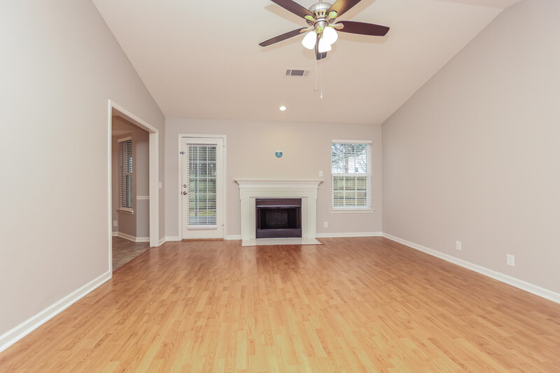 2,050/Mo, 820 Winchester Close Antioch, TN 37013 Living Room View