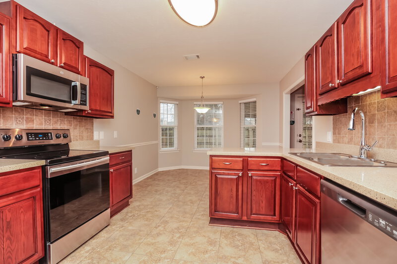 2,050/Mo, 820 Winchester Close Antioch, TN 37013 Dining Room View 2