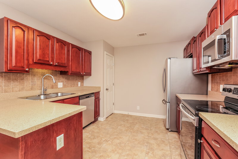 2,050/Mo, 820 Winchester Close Antioch, TN 37013 Kitchen View