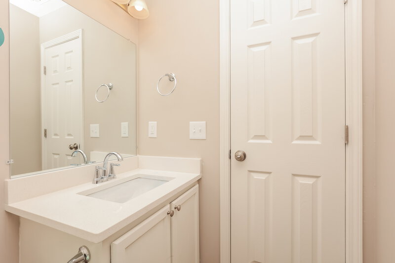 2,050/Mo, 820 Winchester Close Antioch, TN 37013 Powder Room View