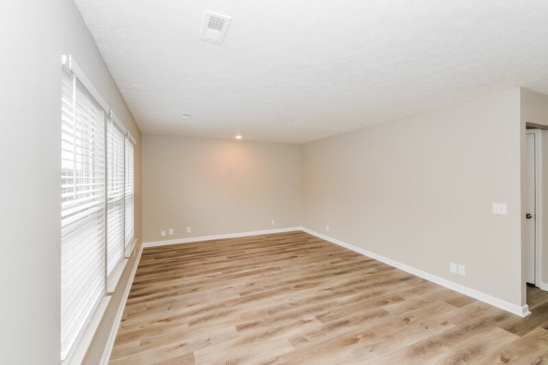 2,650/Mo, 3612 Crossbrooke Dr Nashville, TN 37221 Living Room View