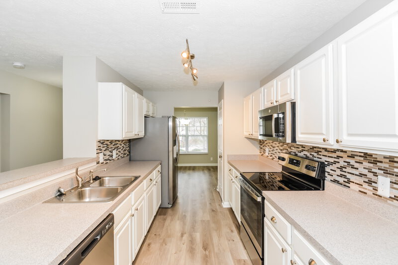 2,650/Mo, 3612 Crossbrooke Dr Nashville, TN 37221 Kitchen View