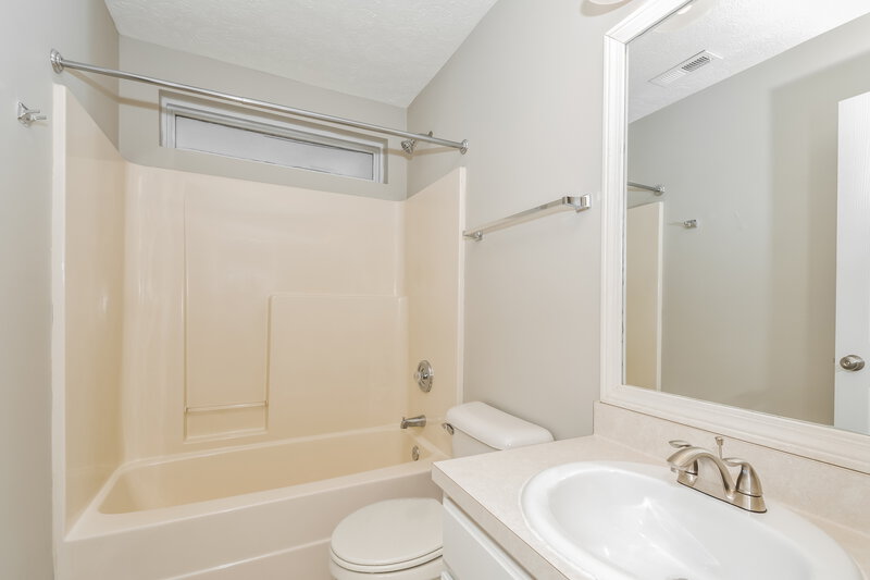 2,650/Mo, 3612 Crossbrooke Dr Nashville, TN 37221 Bathroom View