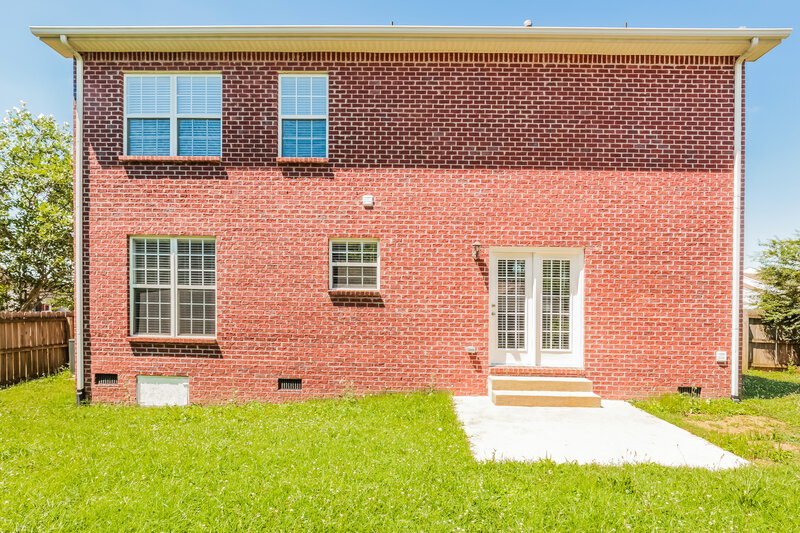 2,395/Mo, 100 Oak Meadow Ct Hendersonville, TN 37075 Rear View
