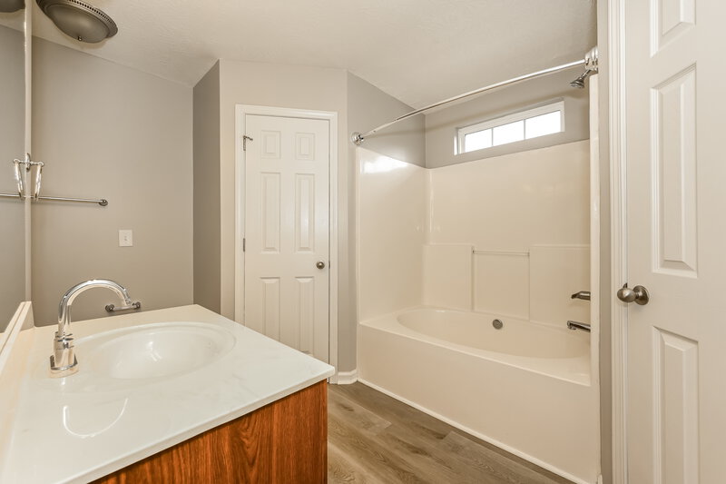 2,195/Mo, 5141 Monet Ct Murfreesboro, TN 37129 Main Bathroom View