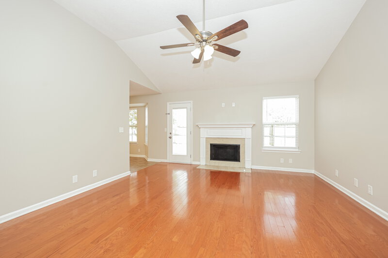 2,195/Mo, 1966 Odessa Ave Murfreesboro, TN 37128 Living Room View 2