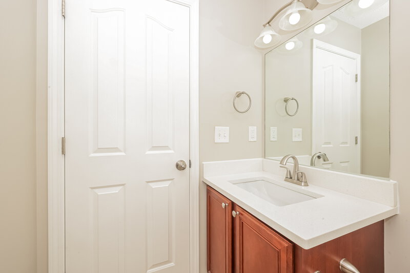 2,195/Mo, 1966 Odessa Ave Murfreesboro, TN 37128 Bathroom View 2
