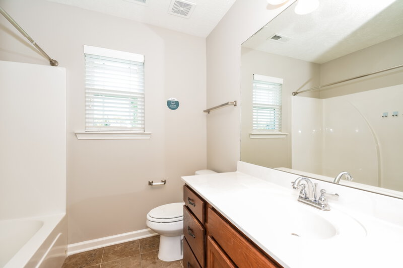 2,045/Mo, 2784 Windwalker Ct Murfreesboro, TN 37128 Main Bathroom View
