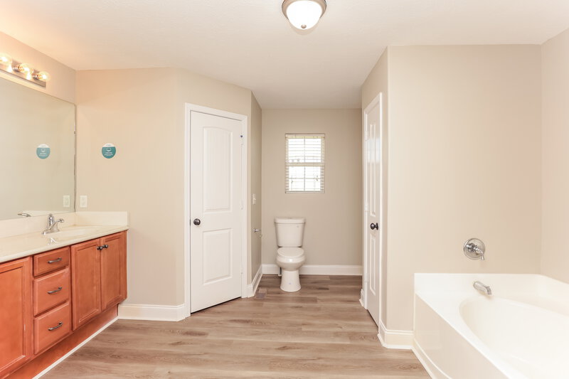 3,480/Mo, 3978 Kristen St Spring Hill, TN 37174 Main Bathroom View