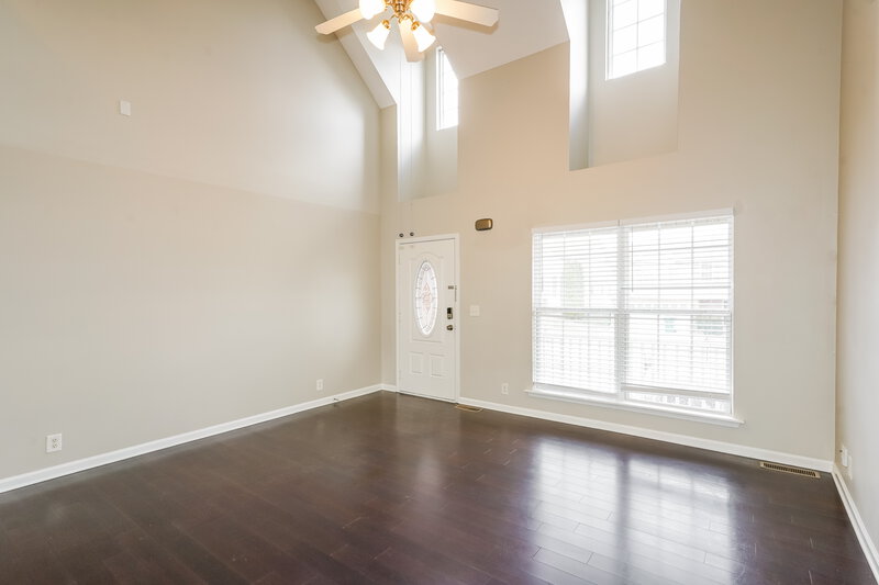 2,165/Mo, 109 Tulip Grove Pt Hermitage, TN 37076 Living Room View