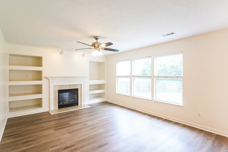 2,550/Mo, 4565 Hawthorn Dr Nashville, TN 37214 Living Room View