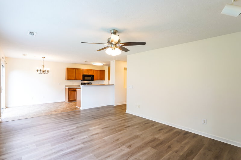 2,550/Mo, 4565 Hawthorn Dr Nashville, TN 37214 Living Room View 2