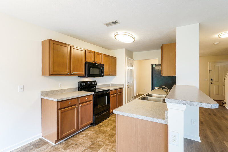 2,550/Mo, 4565 Hawthorn Dr Nashville, TN 37214 Kitchen View 2