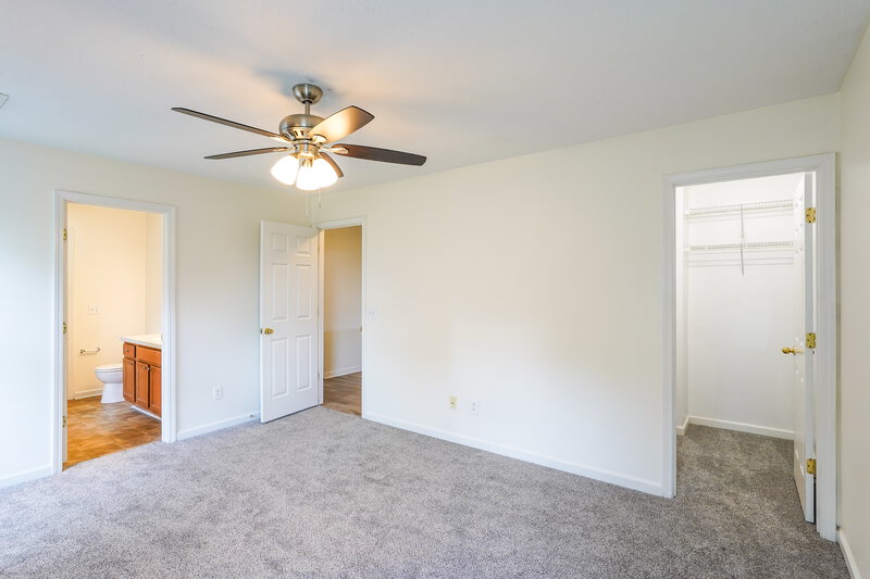 2,550/Mo, 4565 Hawthorn Dr Nashville, TN 37214 Main Bedroom View